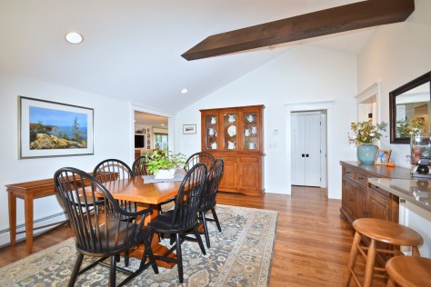 9DCF8618-A334-4AFE-A614-FB181C050D9D_1_201_a