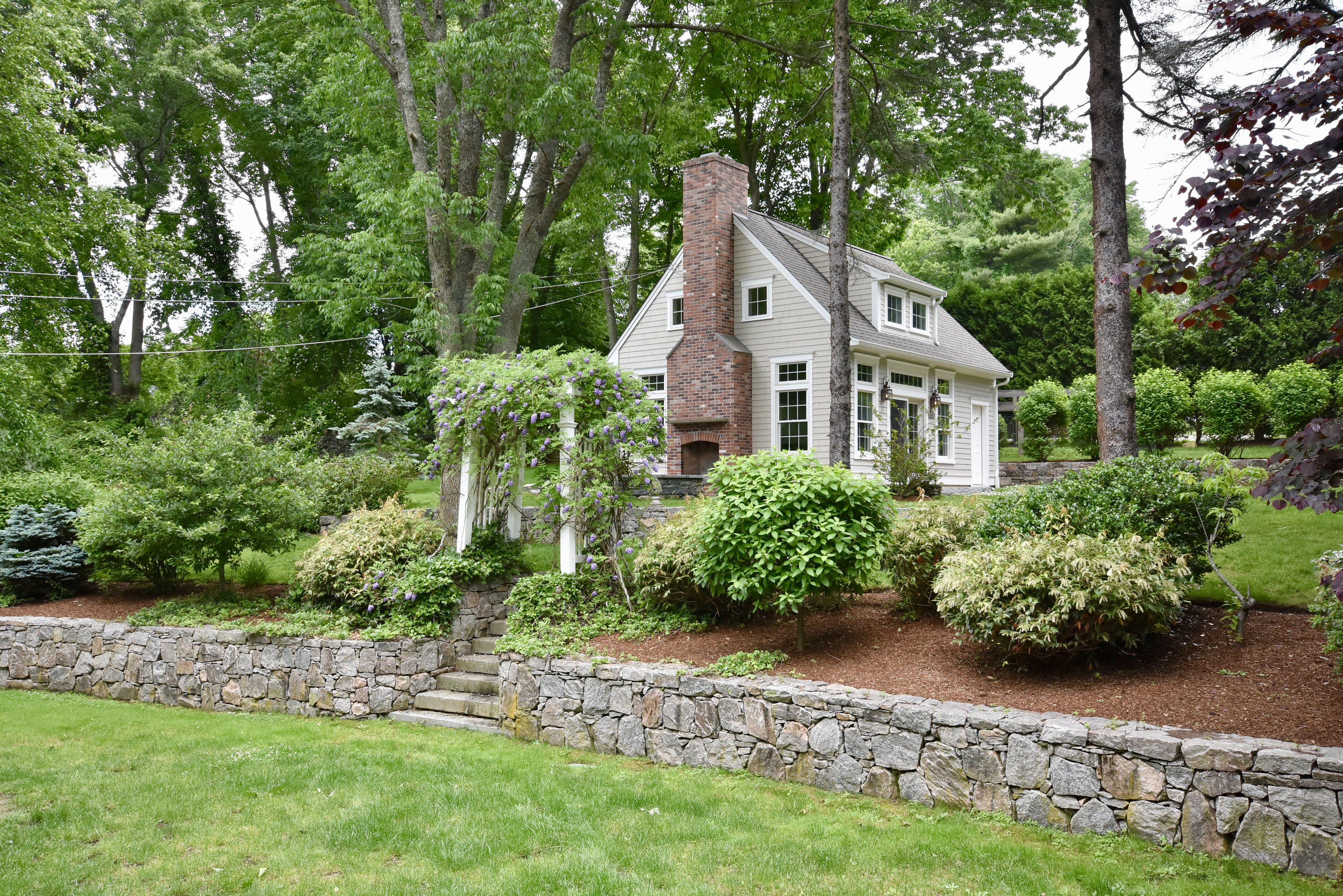 CC055A0B-A3AB-4E35-9DF8-6A1E4EA1A1A8_1_201_a